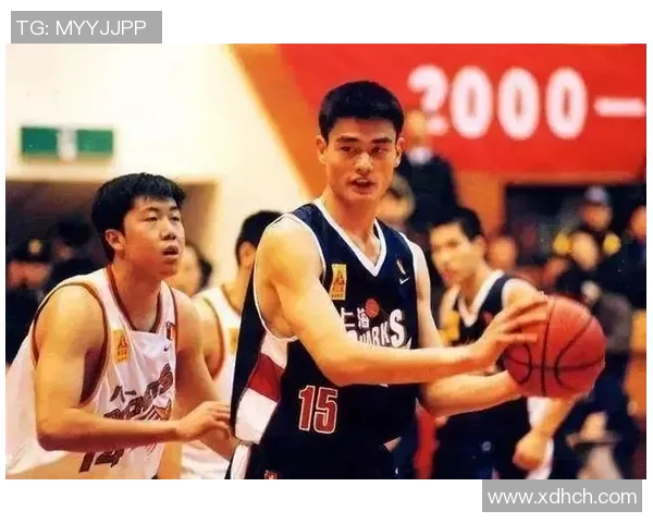 姚明凭借出色身体素质在篮球界创造传奇成就的背后故事