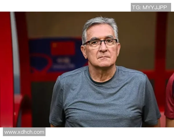 足球明星风云变幻的岁月记录与成长历程全景展示 足球明星风云变幻的岁月记录与成长历程全景展示