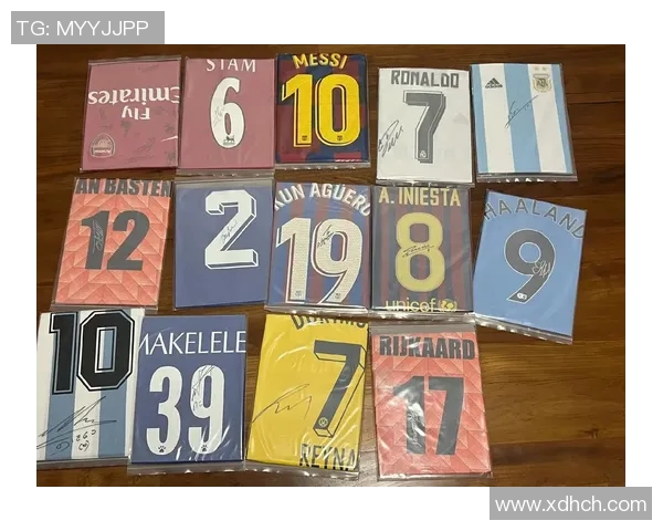 足球明星亲自签名球衣在西安热销引发球迷热潮 足球明星亲自签名球衣在西安热销引发球迷热潮